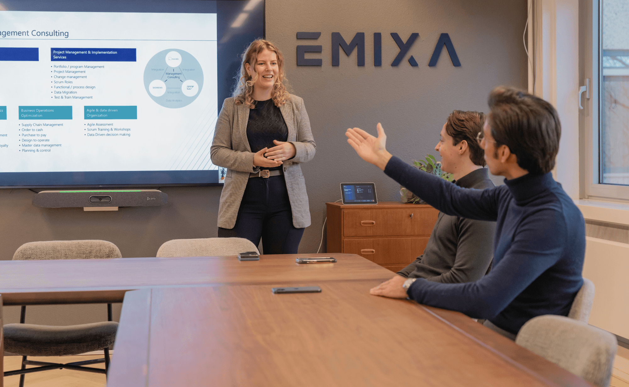 Management Consulting Header