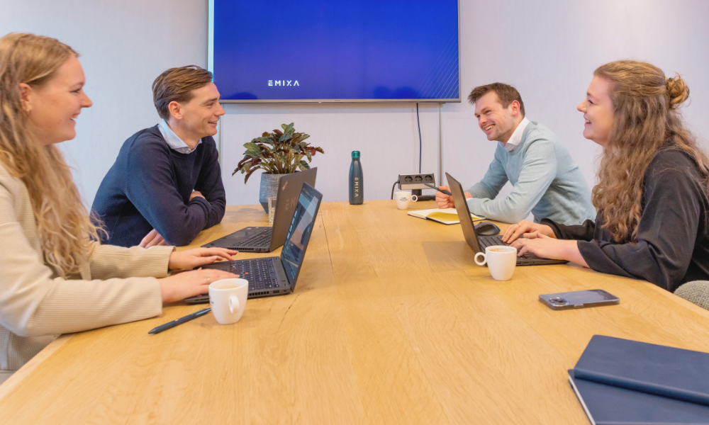Data & Analytics Team (1000x 600 px) (1)