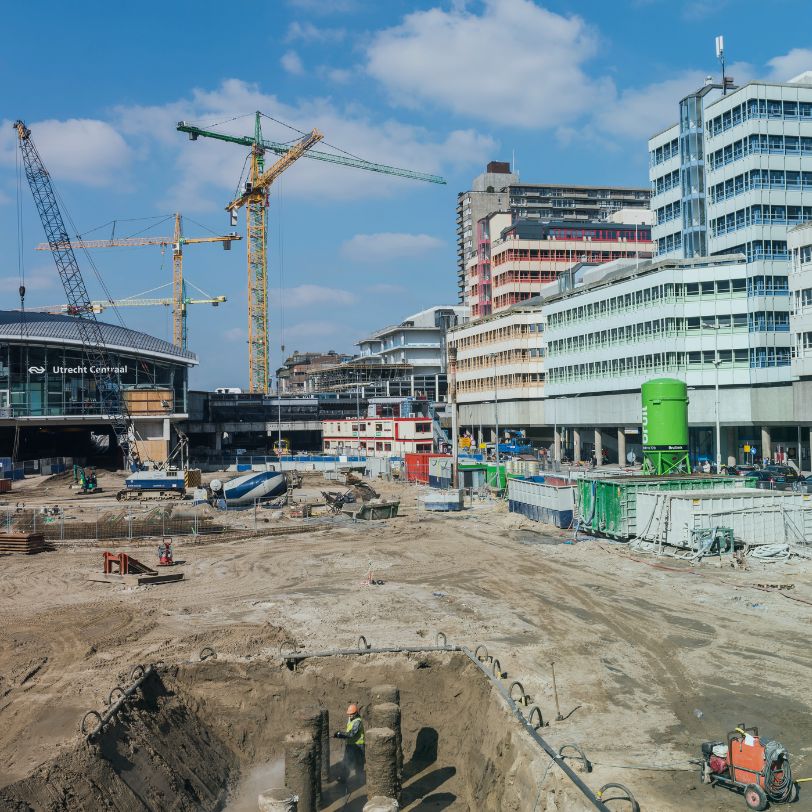 Construction site with cranes building new offices