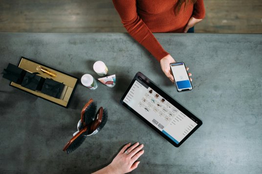 Omnichannel Retail: Connecting Online and In-Store Success